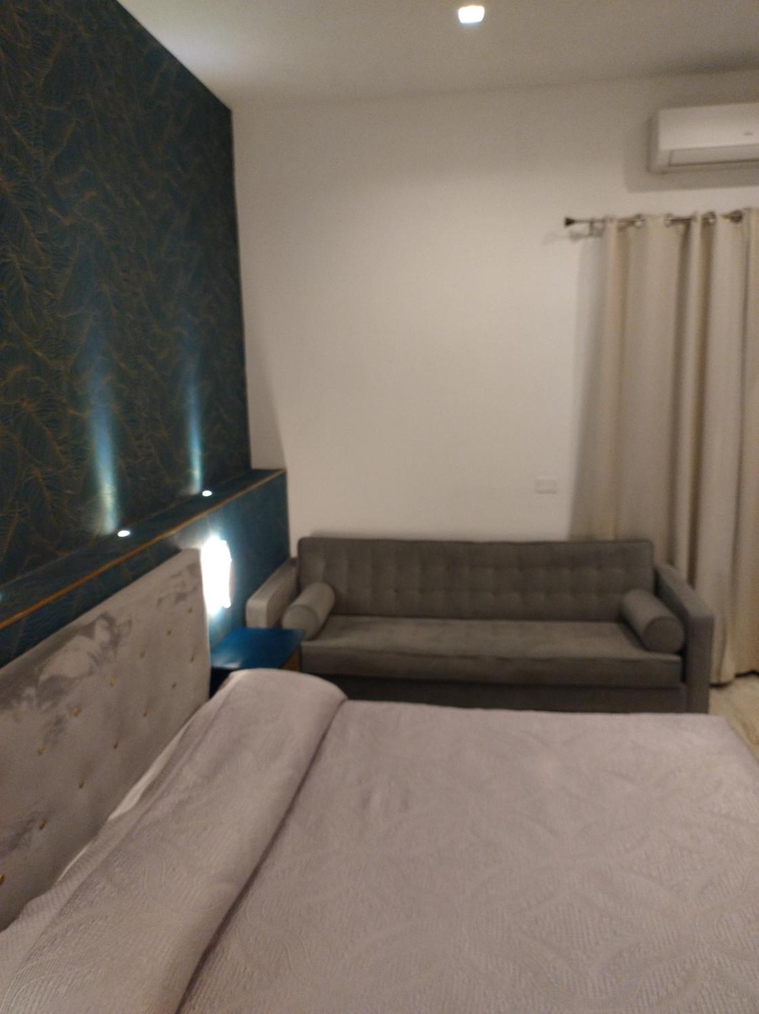 B&B Mini Hotel Incity-Close Train Station And Port- Salerno Room photo